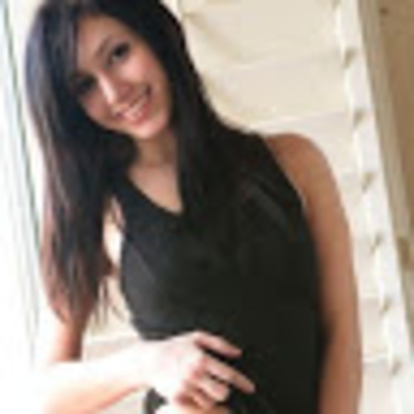 Meet your Posher, Catie - Picture 1 of 1